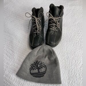TIMBERLAND Black Leather Hiking Boots Size 7M Free Beanie